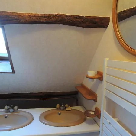 Casa de Férias Maison Ancienne Restaurée Avec Poêle à Bois Et Animaux Admis - Fr-1-497-15 Champsecret