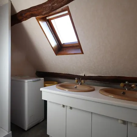 Casa de Férias Maison Ancienne Restaurée Avec Poêle à Bois Et Animaux Admis - Fr-1-497-15 Champsecret