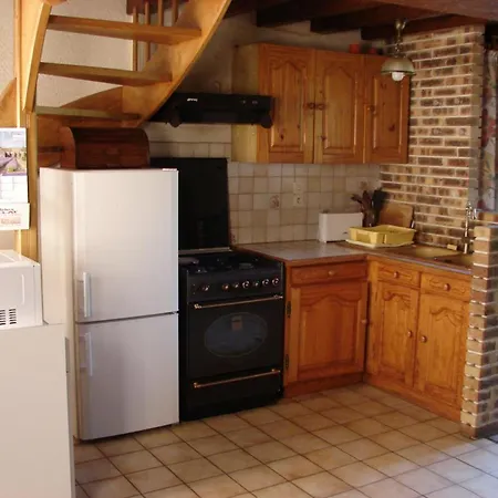 Maison Ancienne Restaurée Avec Poêle à Bois Et Animaux Admis - Fr-1-497-15 Champsecret