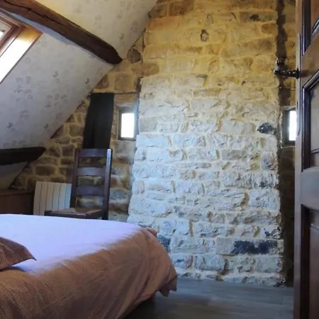 Maison Ancienne Restauree Avec Poele A Bois Et Animaux Admis - Fr-1-497-15 * Champsecret