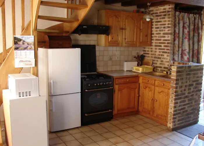 Maison Ancienne Restauree Avec Poele A Bois Et Animaux Admis - Fr-1-497-15 Champsecret