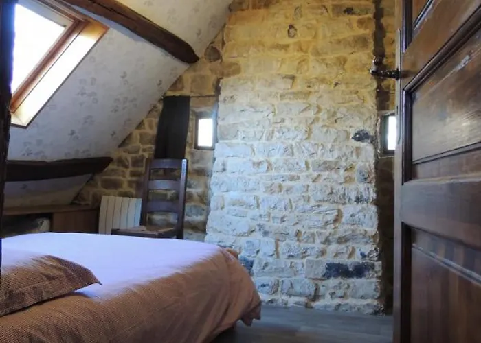 Maison Ancienne Restauree Avec Poele A Bois Et Animaux Admis - Fr-1-497-15 * Champsecret